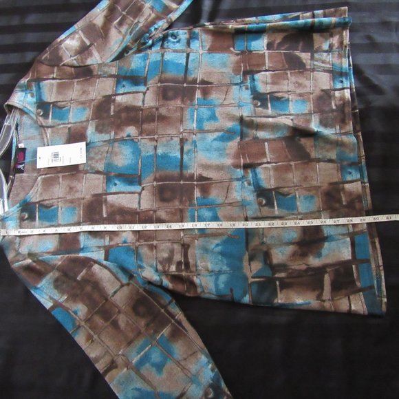 New Ladies Top please refer to description measurements - Picture 11 of 16